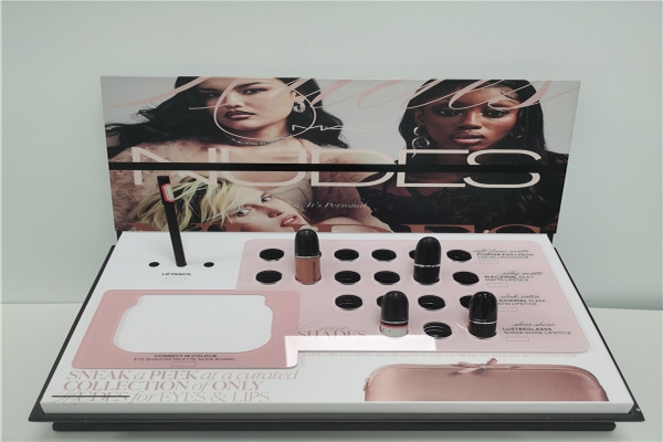 Cosmetics Z-shaped display rack 